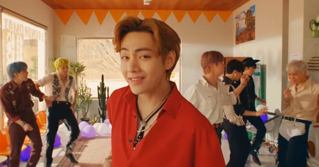 Mettez au défi vos connaissances de la K-Pop en identifiant les 2021 vidéos de musique masculine à partir de ces 17 captures d’écran.