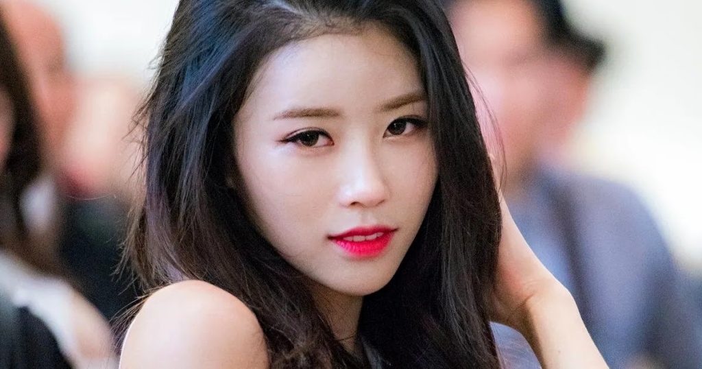 L’ancienne membre de Lovelyz, Mijoo, choque ses fans en révélant une insécurité qu’elle veut changer grâce à la chirurgie plastique.
