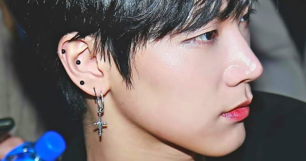 Montrer de l’appréciation pour les nombreux tatouages et piercings des 23 membres de NCT