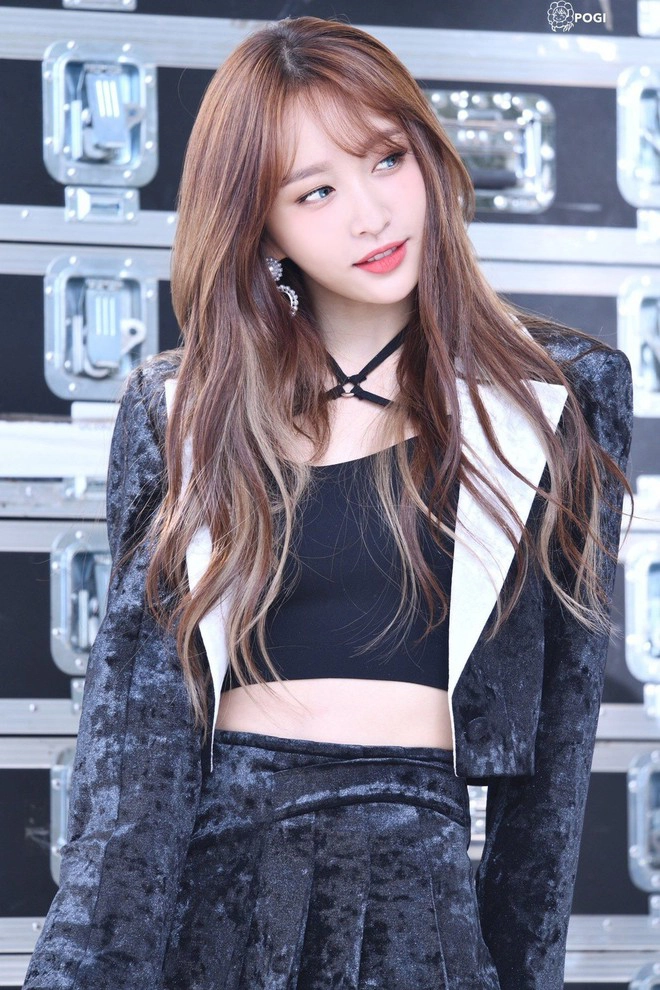 This idol-turned-actress doesn’t hesitate to act high-level hot scenes but still has no hit work