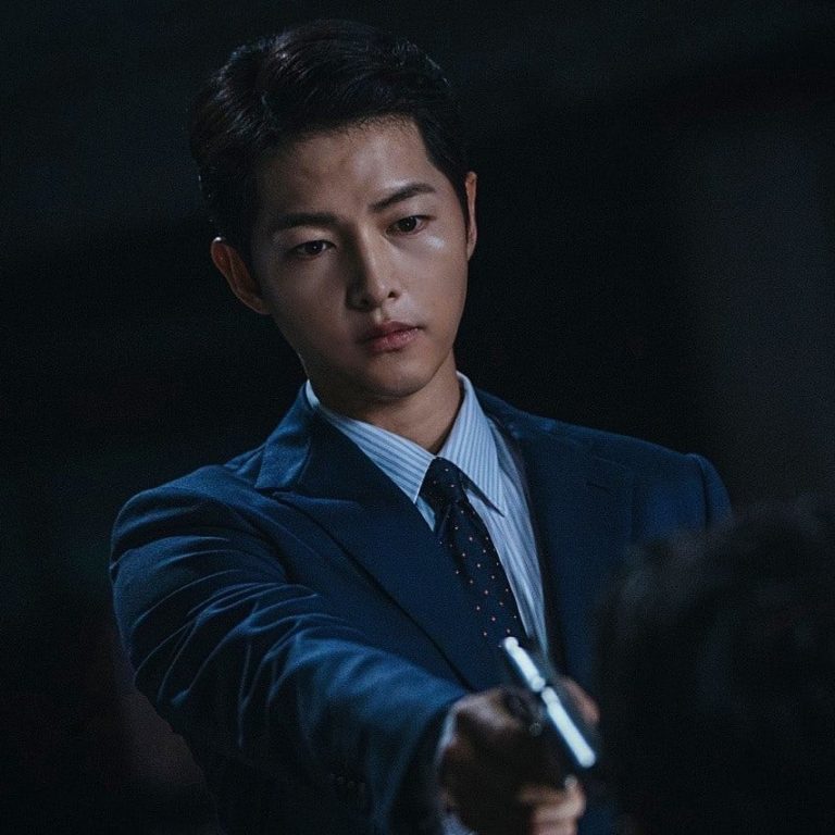 Song Joong Ki shows love for wife Katy: Netizens have mixed reactions, mention Song Hye Kyo
