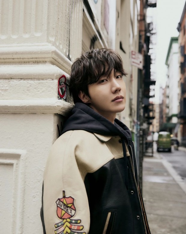 BTS J-Hope’s Single ‘on the street’ Enters Billboard Hot 100