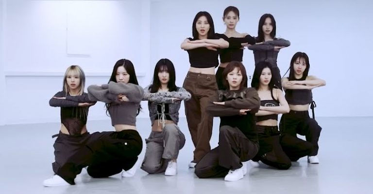 Netizens Are In Awe At TWICE’s Dancing Abilities And Synchronization In “Moonlight Sunrise” Choreography Video