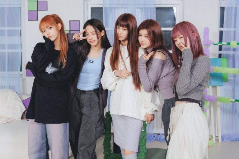 NewJeans’ Style Transformation: Rookie Girl Group Barely Recognizable in Airport Attire!