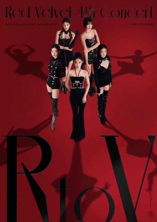 Red Velvet’s first world tour over more than three years takes place in a small-sized stadium, SM worries over sold-out status?