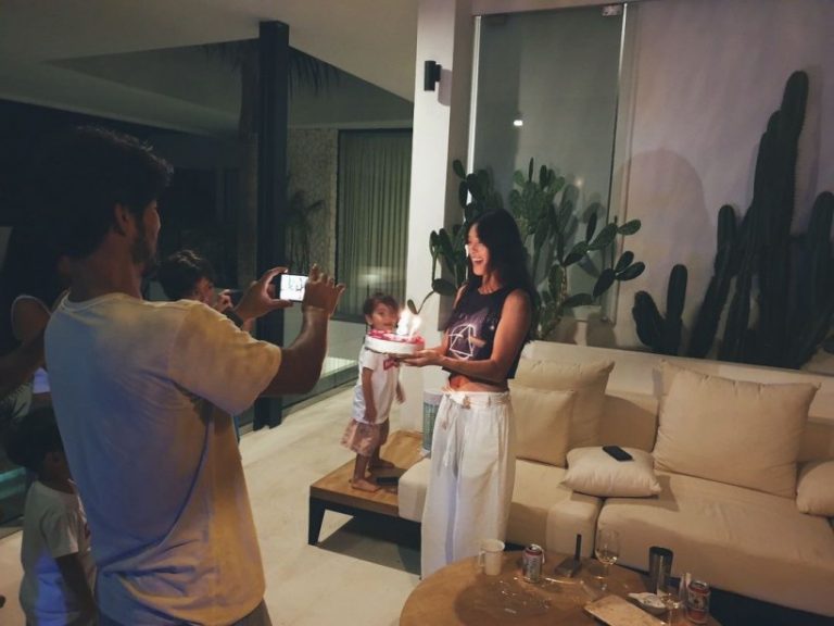 8 K-pop Idols Who Were Born on Christmas Day: SECRET NUMBER Dita, AB6IX Youngmin, More!