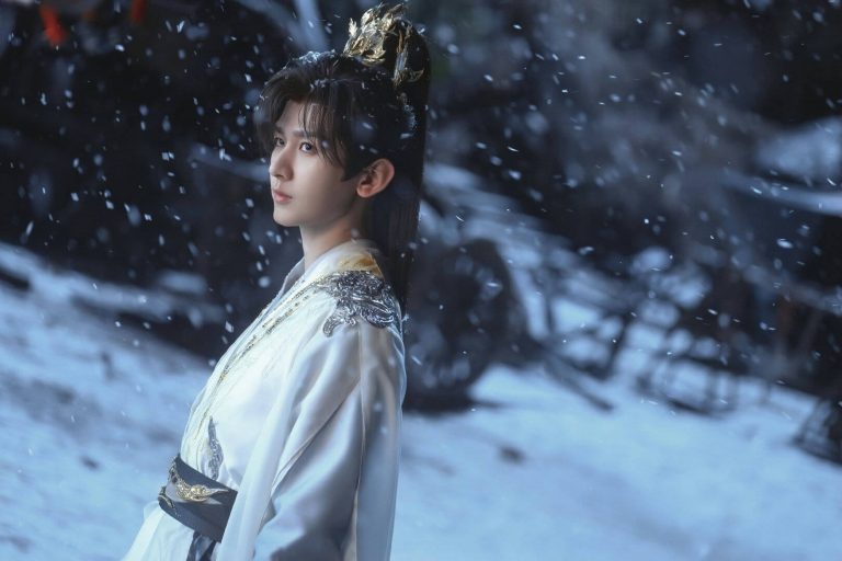 Chinese Drama “Sword and Beloved” Shatters 2025 Records: Li Yitong and Cheng Yi Steal Every Scene
