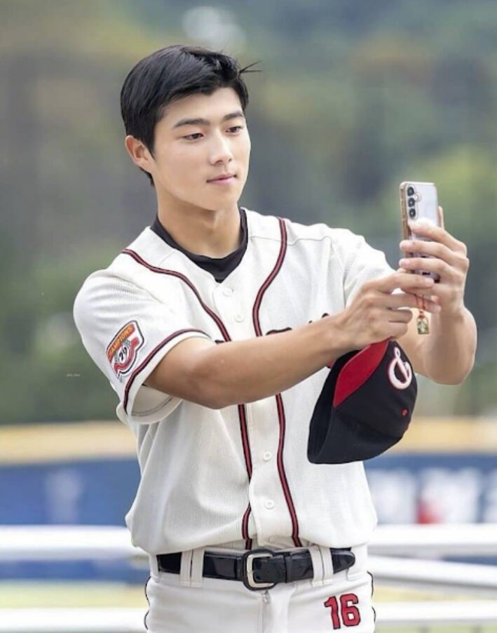 2007-Born Baseball Player Sparks Attention With His Visuals