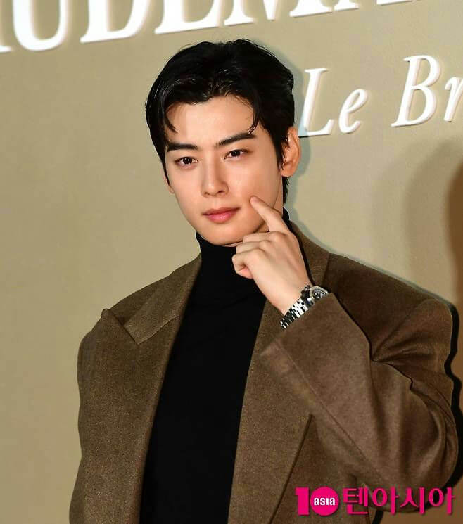 Kai’s Bold Remarks: “I’m Not a Sculpted Good‑looking Guy, Cha Eun‑woo’s Face Is Unfair”