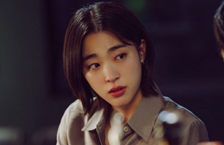 Kim Gun Woo Startles Choi Sung Eun With An Unexpected Proposal In “Last Summer”