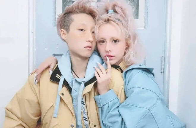 Jackie Chan’s Daughter Seen Living Alone, Selling Handmade Shirts