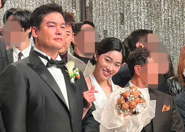 Lee Jang Woo and Jo Hye Won’s Wedding Features the World’s Only “Walnut Bouquet”