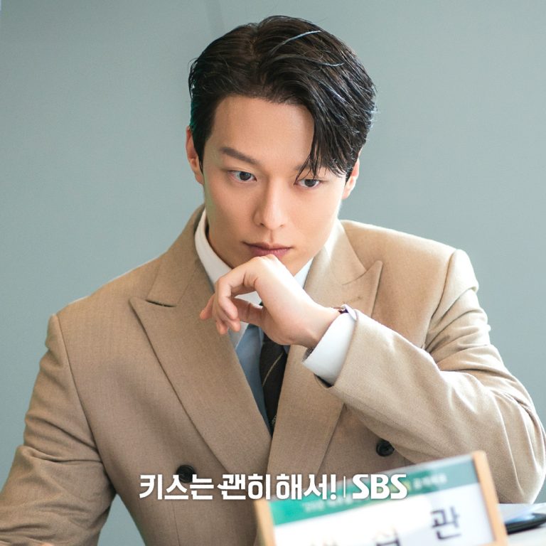 Ahn Eun Jin Is Shocked To Find Jang Ki Yong As Her Interviewer After Their Kiss In “Dynamite Kiss”