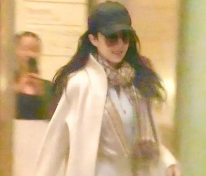 Liu Yifei Steps Out Bare-Faced, Revealing Her True Beauty at Nearly 40