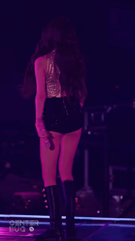 Jang Wonyoung Goes Viral for Revealing Outfit During IVE’s Concert