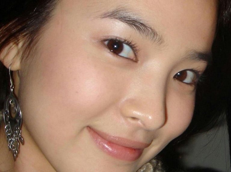 No University Entrance Examinee Was Ever as Stunning and Famous as Song Hye Kyo