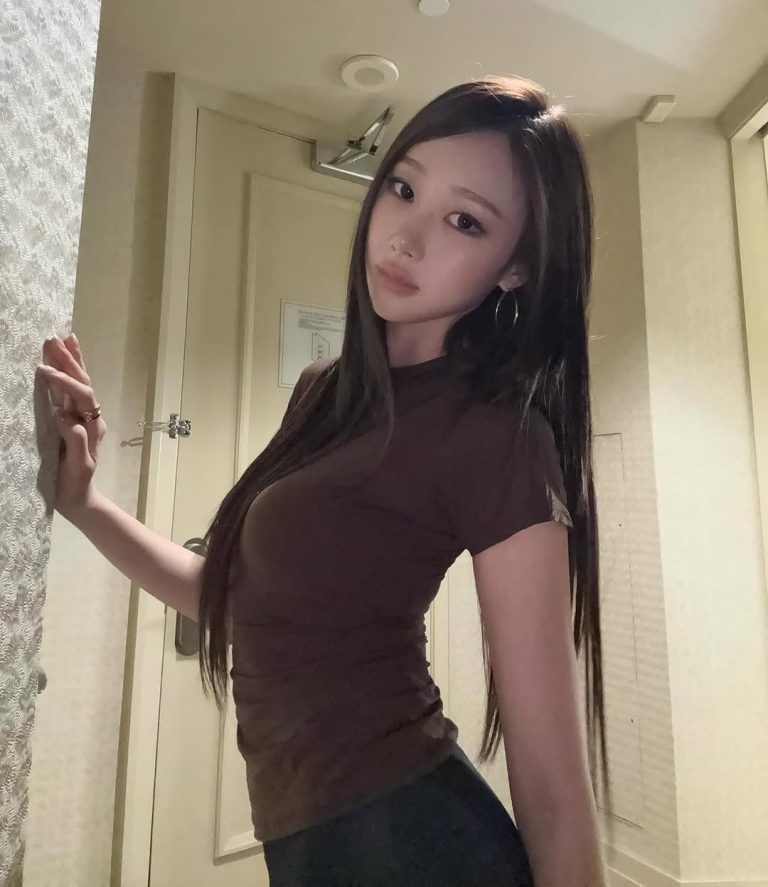 aespa’s Giselle Shocks With Tiny Waist And Proportions In Tight, Sexy Dress