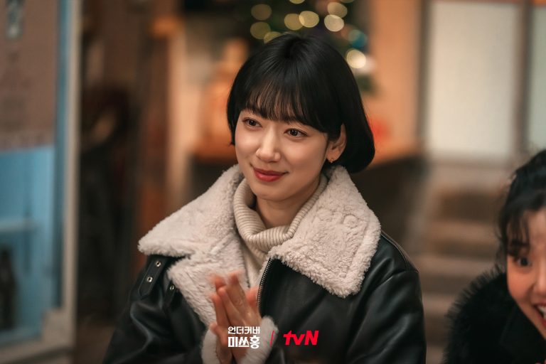 Cho Han Gyul Unexpectedly Visits Park Shin Hye’s Parents’ Restaurant In “Undercover Miss Hong”