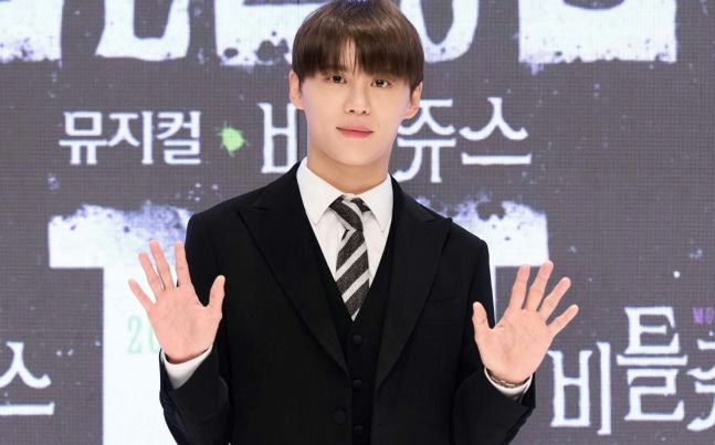 Kim Junsu Says He Doesn’t Take Salary or Corporate Card as CEO on “The Manager”—After Kim Seon Ho Returned All Amid Tax Controversy
