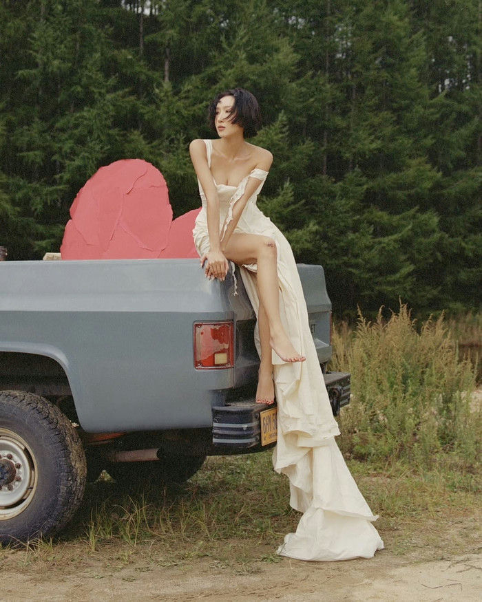 Solo Queen Hwasa Confirms April Comeback: Aiming to Extend “Good Goodbye” Success