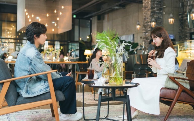 Han Ji Min Hides When Park Sung Hoon Shows Up At Her Blind Date With Lee Ki Taek In “The Practical Guide To Love”