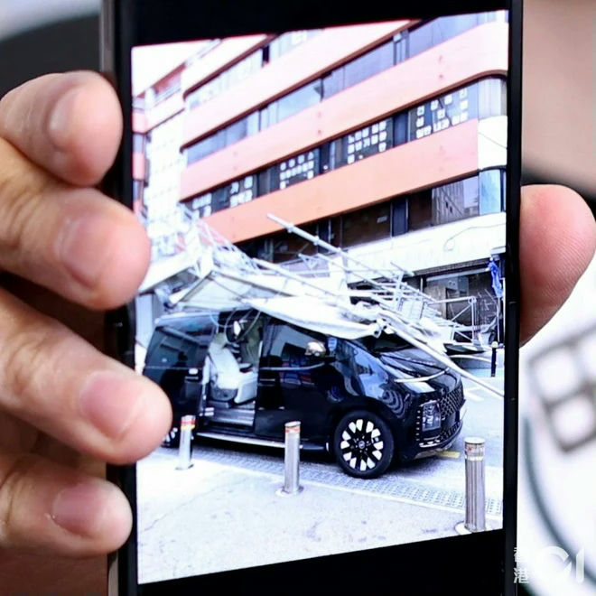Famous Singer Escapes Near-Fatal Accident After Scaffolding Collapse in Korea