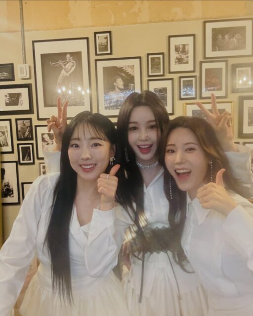 Girl Group Idols Get Dragged To Plastic Surgery Clinic Before Debut