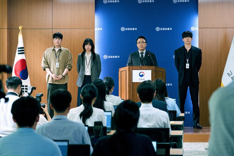 Lee Sung Min, Kim Moo Yeol, Jin Ki Joo, And P.O Are Determined To Protect The Crumbling Education System In “Teach You A Lesson”