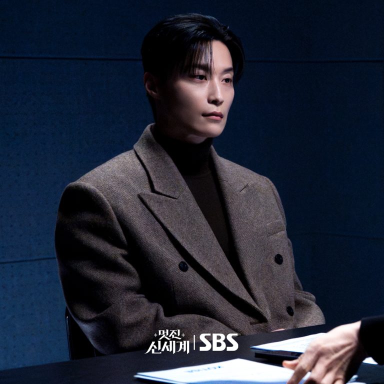Heo Nam Jun Barely Contains His Anger During Police Interrogation In “My Royal Nemesis”