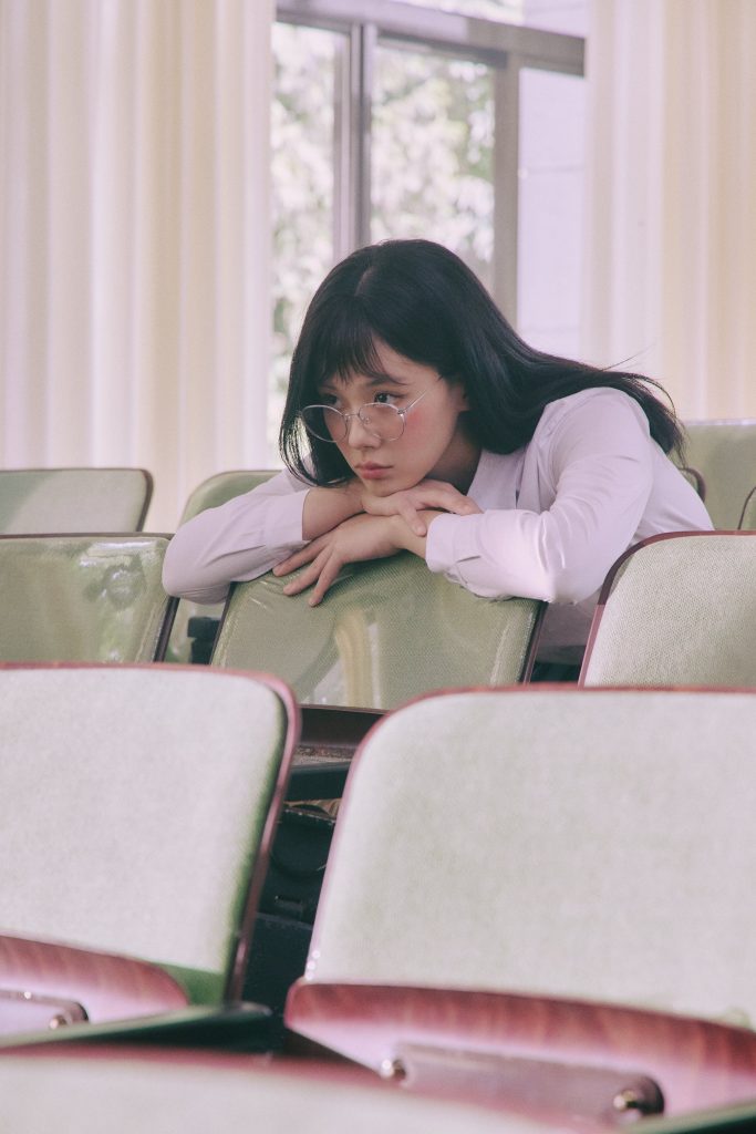 BIBI 비비 – 데레 (Derre) Lyrics, Meaning and Song Credits