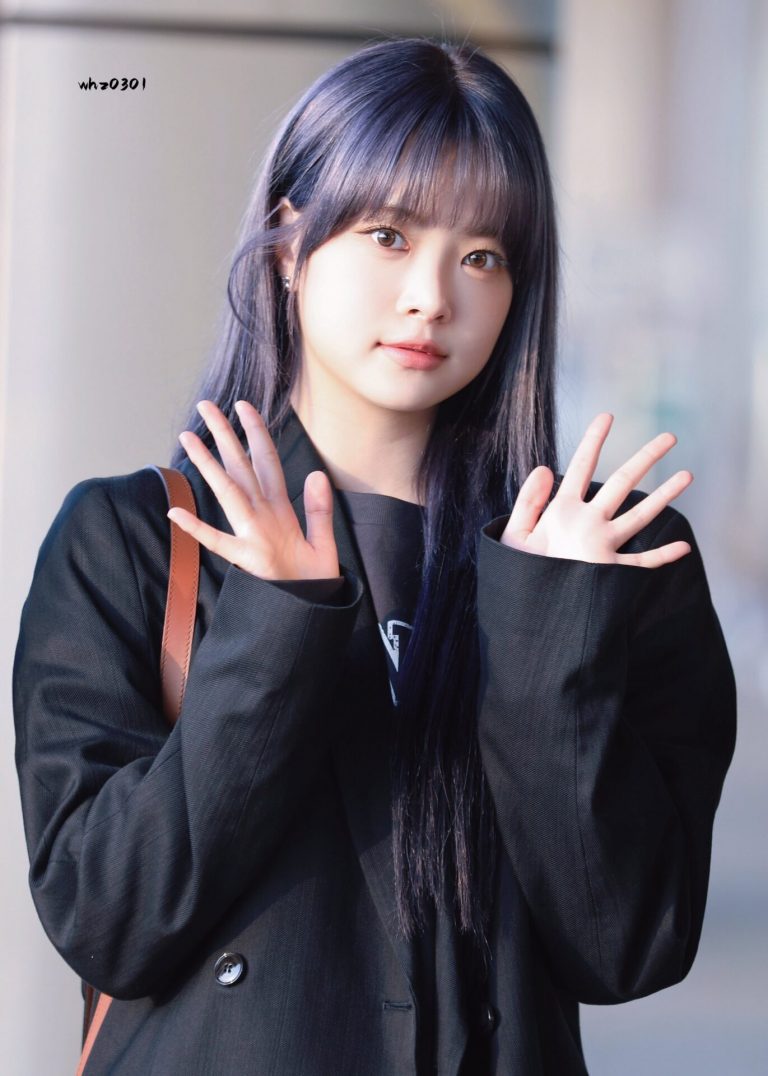 Just A Joke Or Uncalled For? Netizens Weren’t Quite Sure How To React To LE SSERAFIM’s Eunchae “Mocking” Students