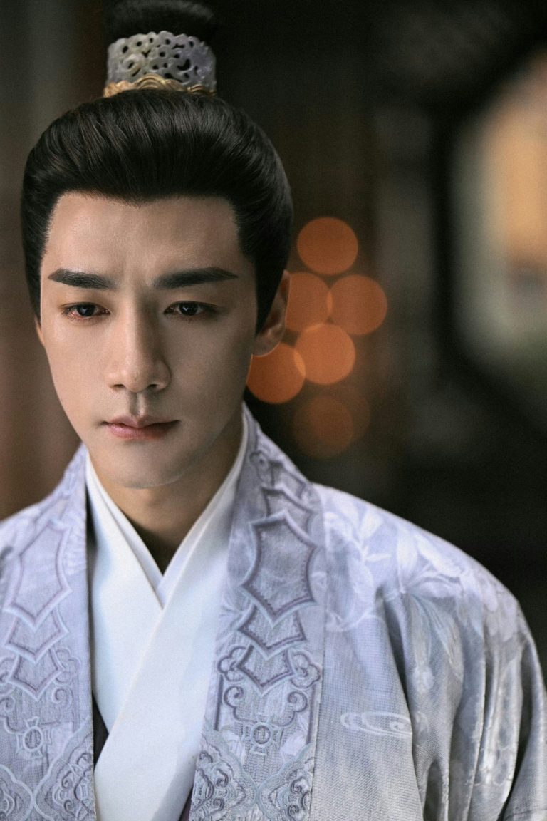 The One Star Praised for Looking Older Than His Age: His Razor-Sharp Visuals Win Over Audiences