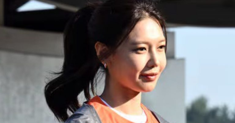 Girls’ Generation’s Sooyoung Spotted For The First Time Since Shocking Breakup News