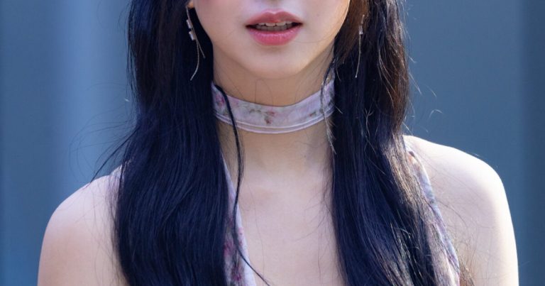 Gorgeous Girl Group Member Shocks With Her Dating History
