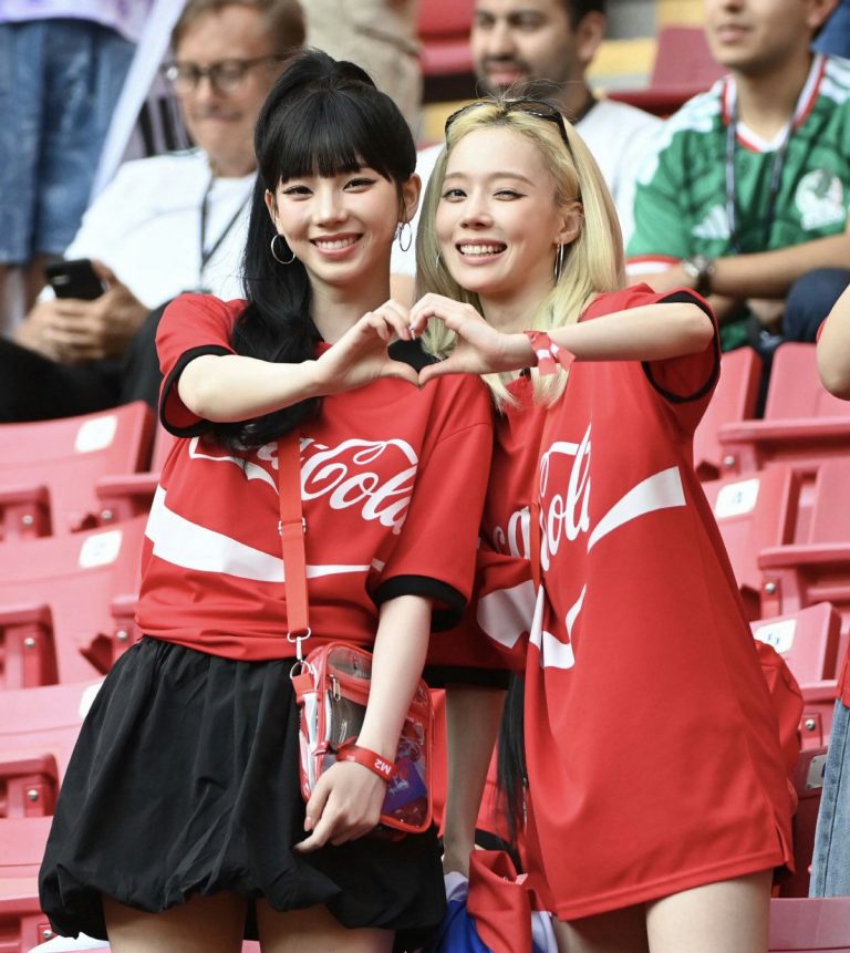 AI-Like Beauty Karina Draws Attention While Cheering for South Korea at World Cup 2026